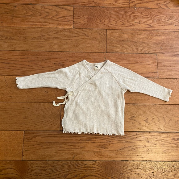 Brand new 2 piece set for baby girl - Picture 2 of 3